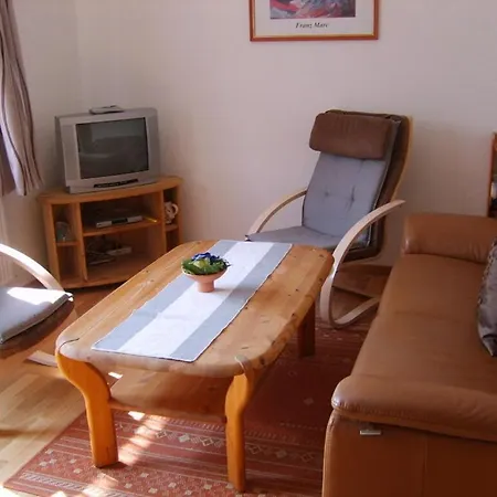 With 2 Bedrooms Casa de Férias Böhl